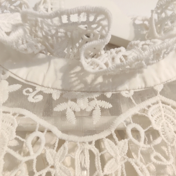 Endless Rose Heavy Lace Bell Sleeve Blouse - Picture 4 of 5